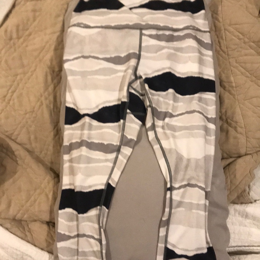 Lululemon Yoga Capris - a must have!!!